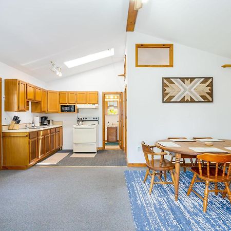 River Access Cabin With Hot Tub, Fire Pit, & Wifi! Morton Grove المظهر الخارجي الصورة