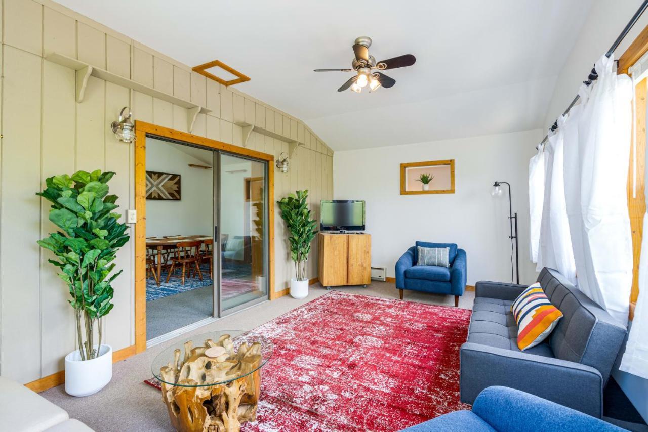 River Access Cabin With Hot Tub, Fire Pit, & Wifi! Morton Grove المظهر الخارجي الصورة