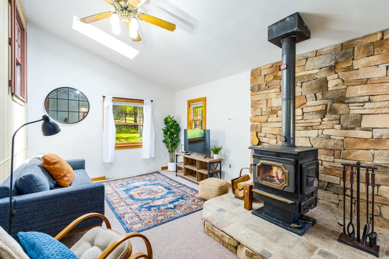 River Access Cabin With Hot Tub, Fire Pit, & Wifi! Morton Grove المظهر الخارجي الصورة
