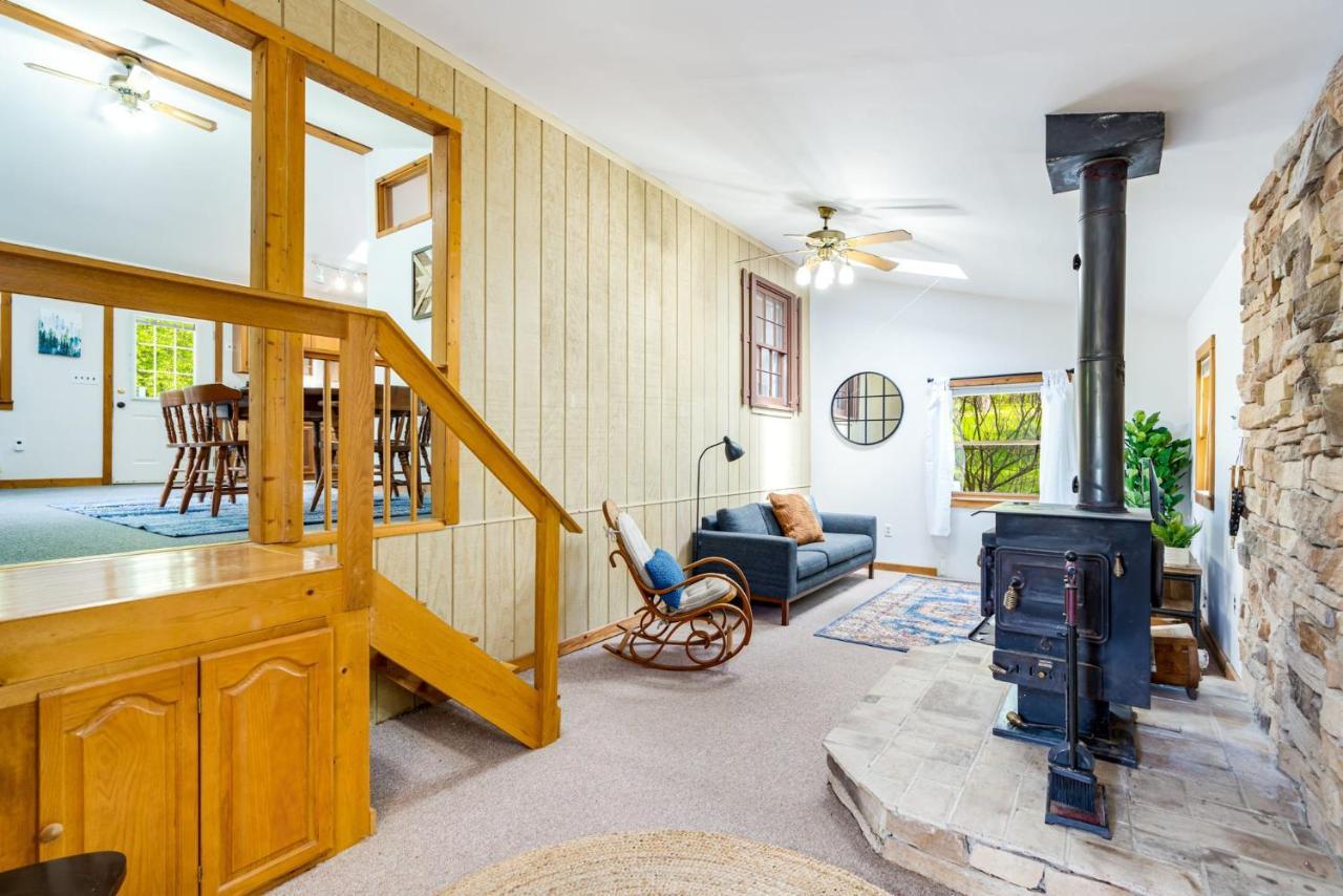River Access Cabin With Hot Tub, Fire Pit, & Wifi! Morton Grove المظهر الخارجي الصورة